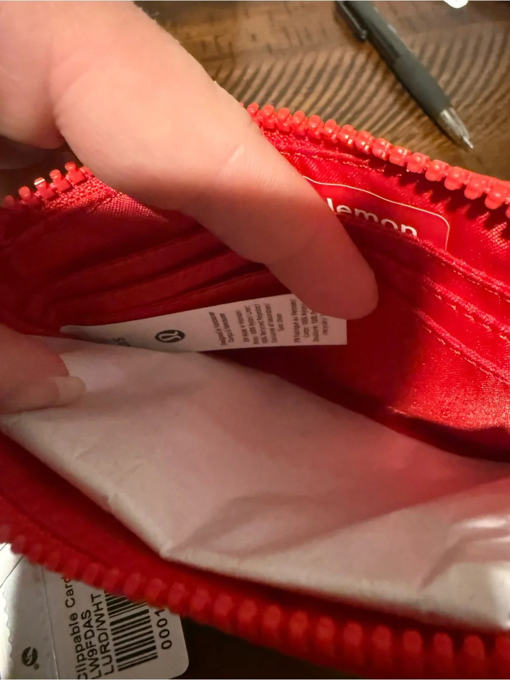 lululemon red and white clippable card pouch